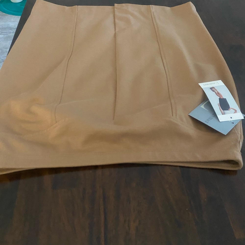 Ellen Tracy skirt in polyester/rayon/spandex